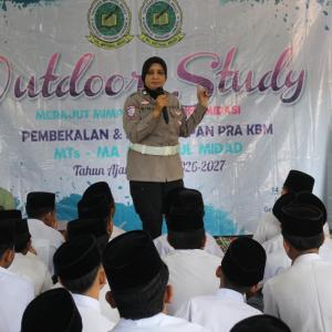 Kegiatan Outdoor Study