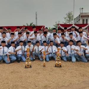 MA Miftahul Midad Raih Prestasi dalam Upacara HUT ke-81 RI di Lapangan Minak Koncar